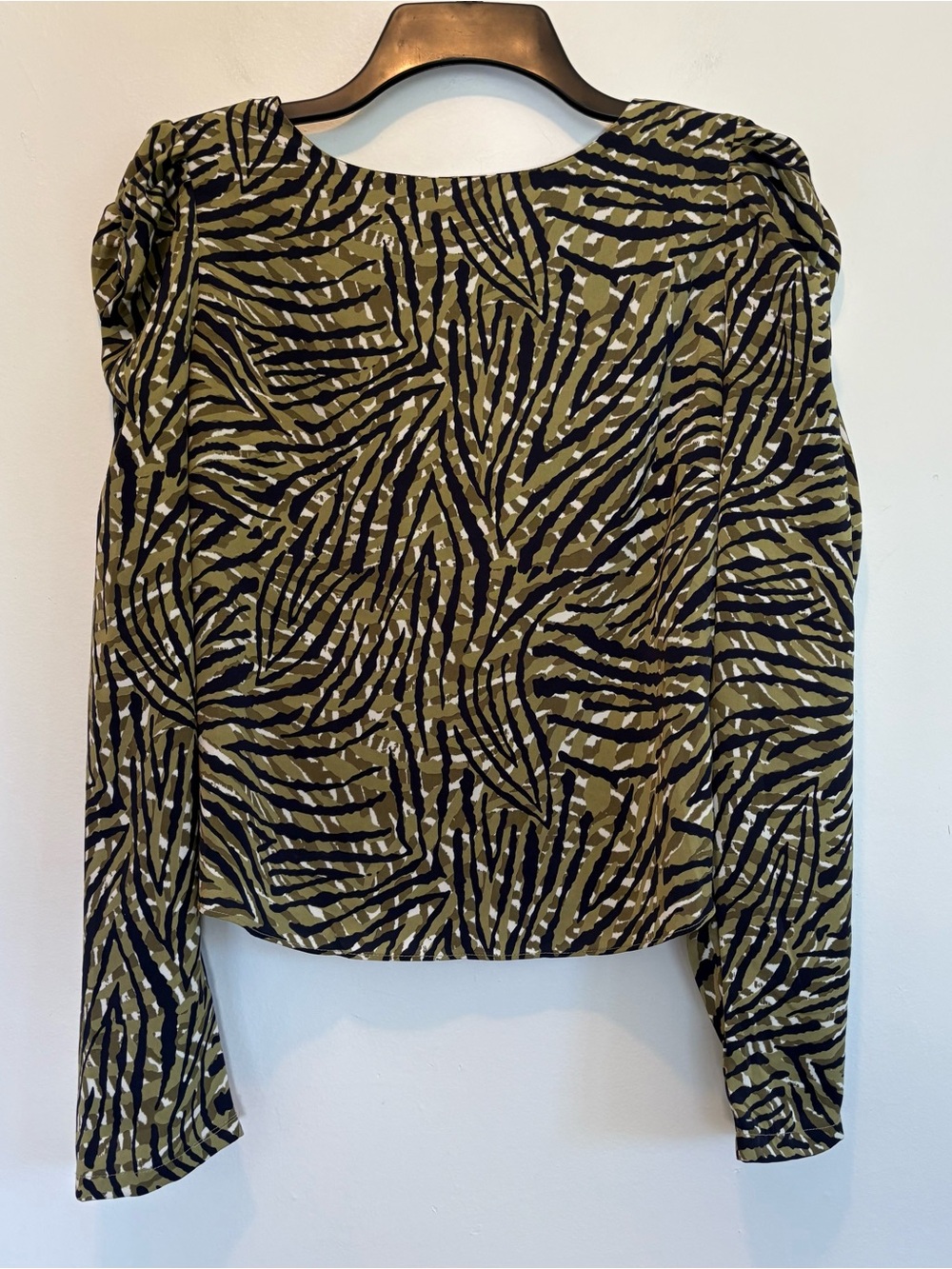 New Milk & Honey Open Back Ruched Puff Sleeves and Olive & Black Blouse Medium